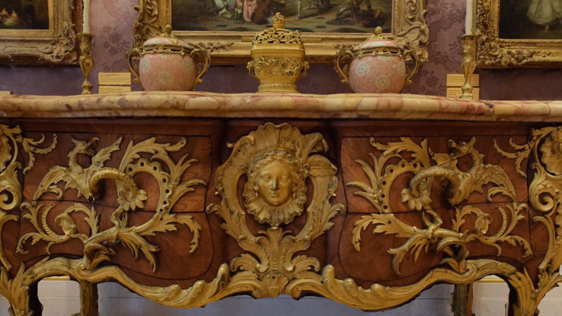Commode / chest of drawers — Sketchfab embed 3D viewer