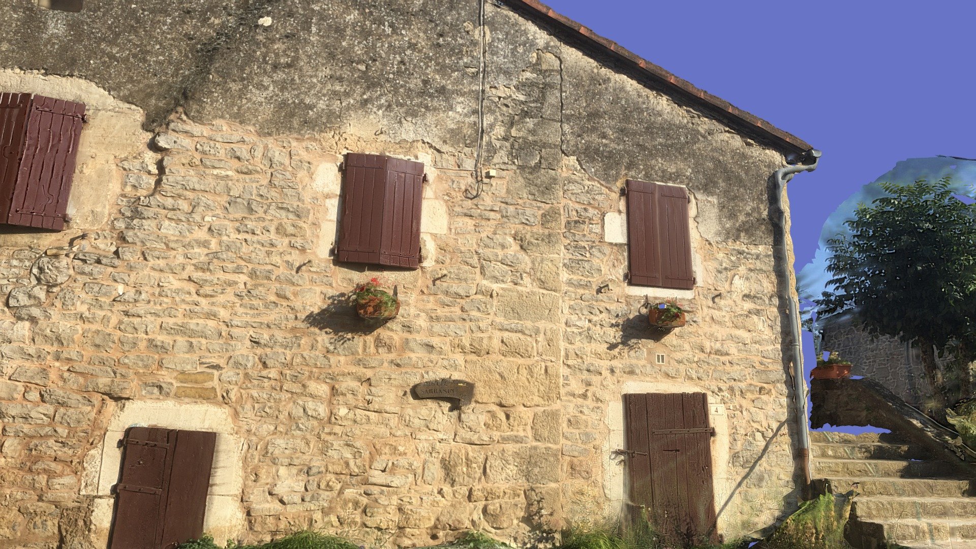 Façade maison Ste Eulalie de Cernon