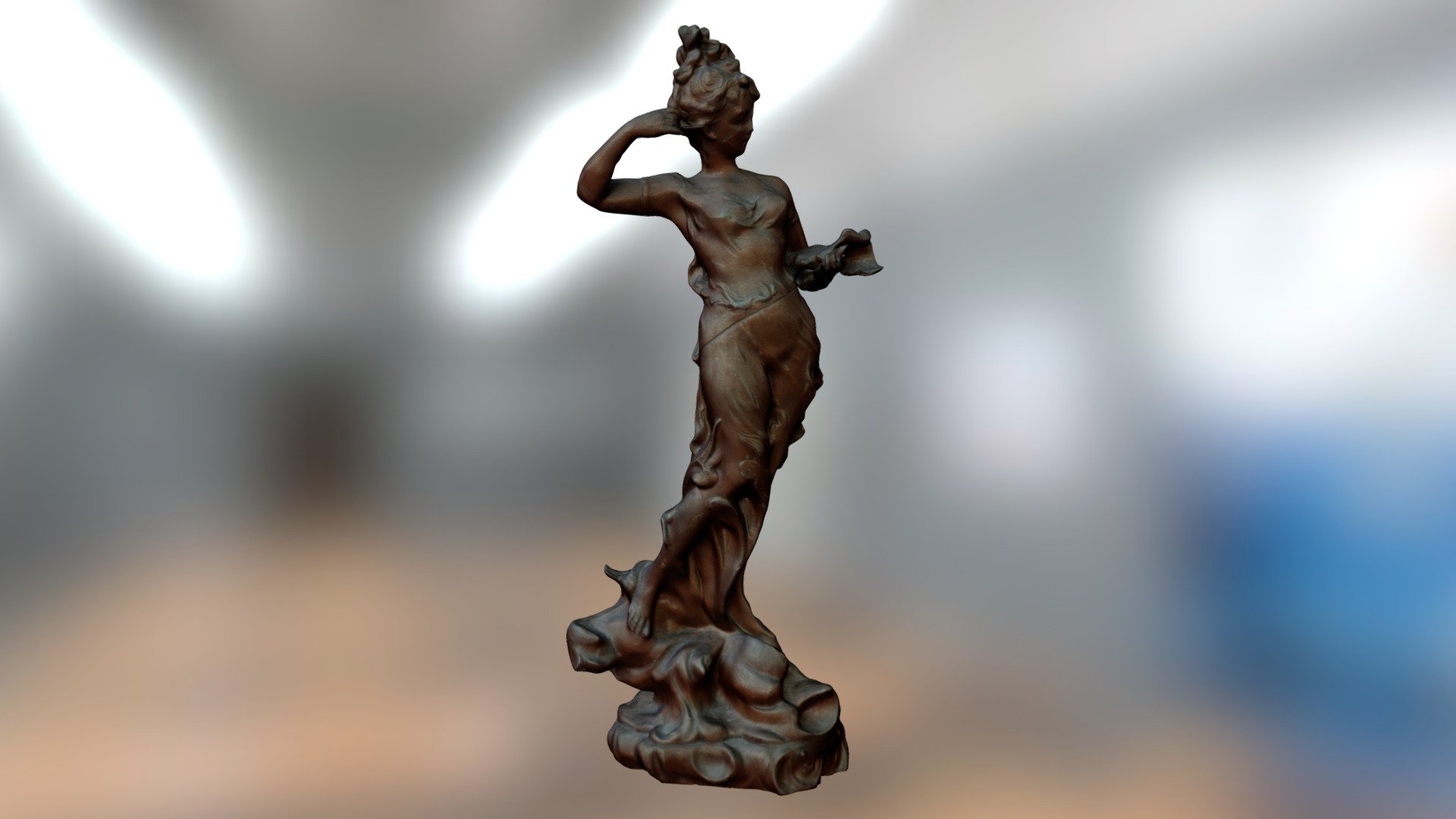 Femme à la feuille