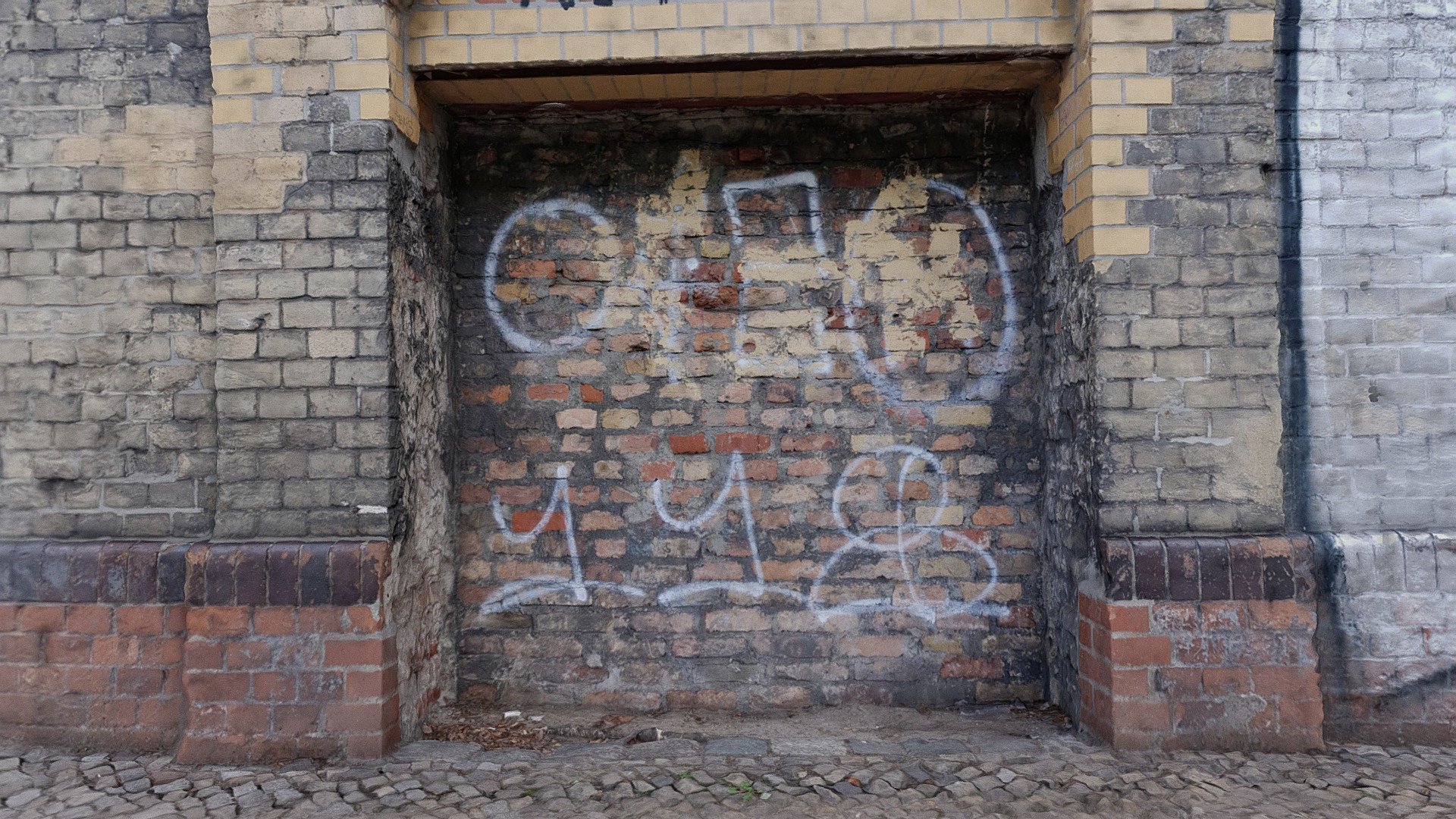 Gartenstrasse Hole in Wall
