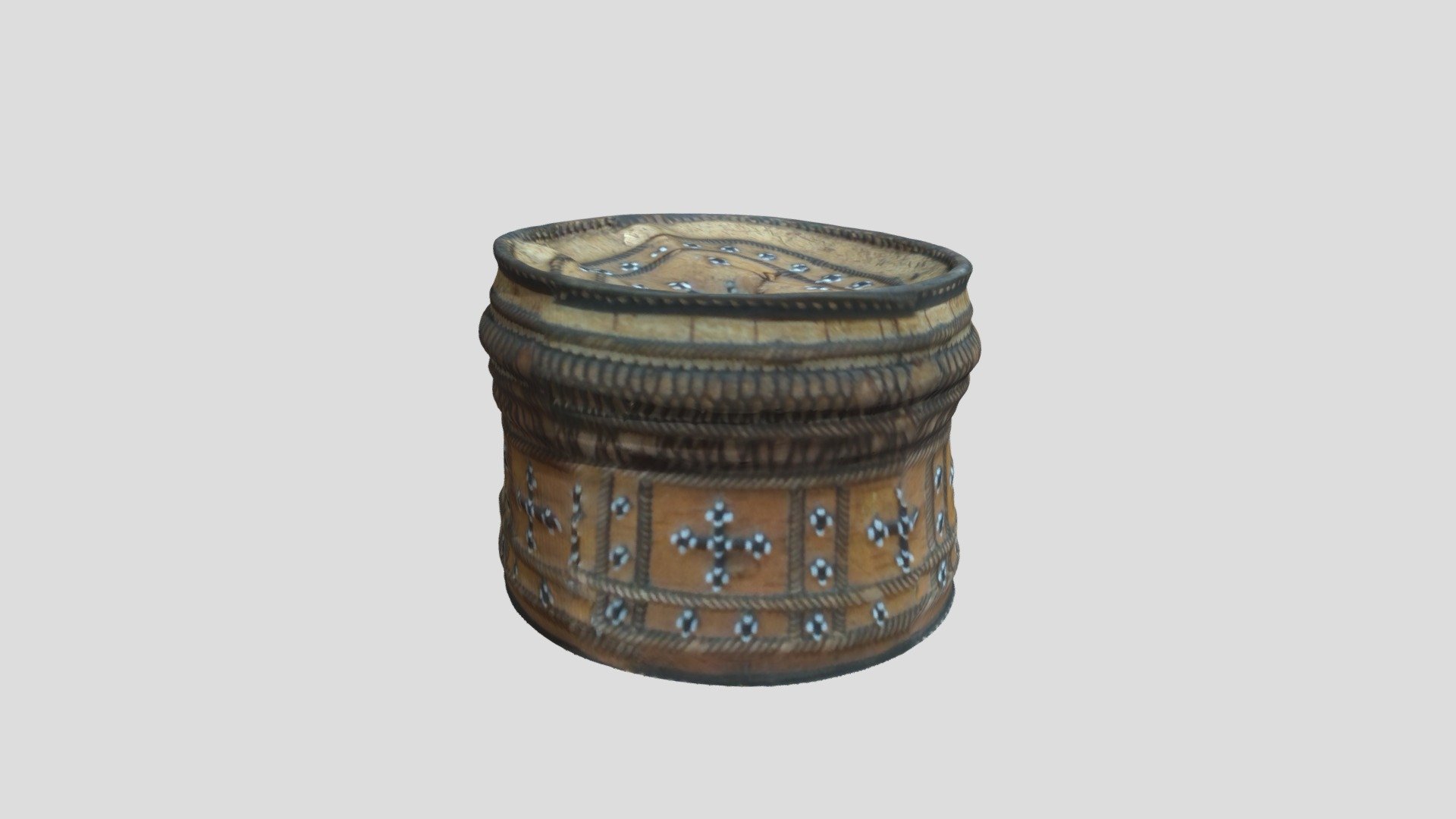 Box embroidered with beads
