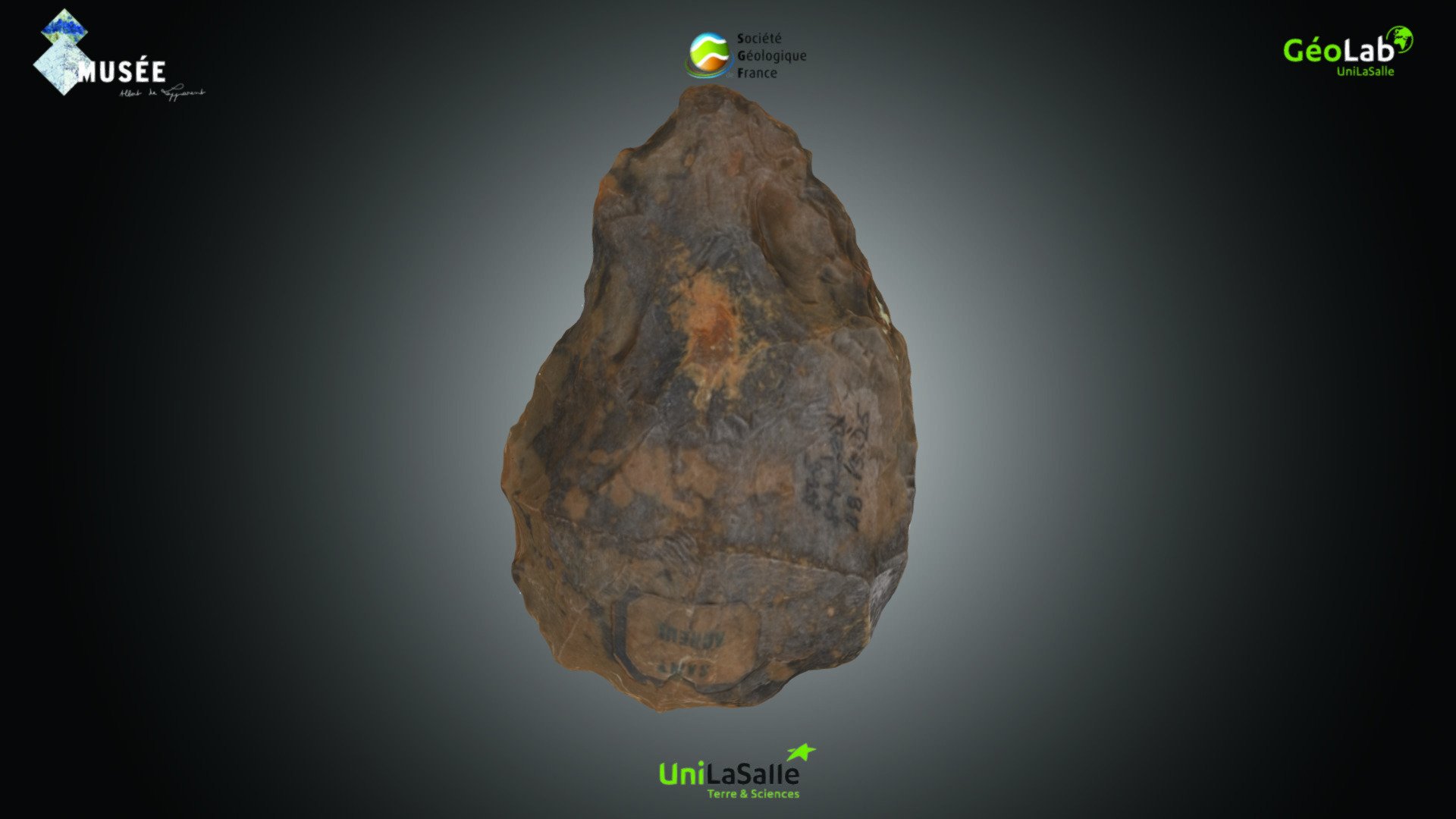 Artefact - Biface acheuléen d'Amiens