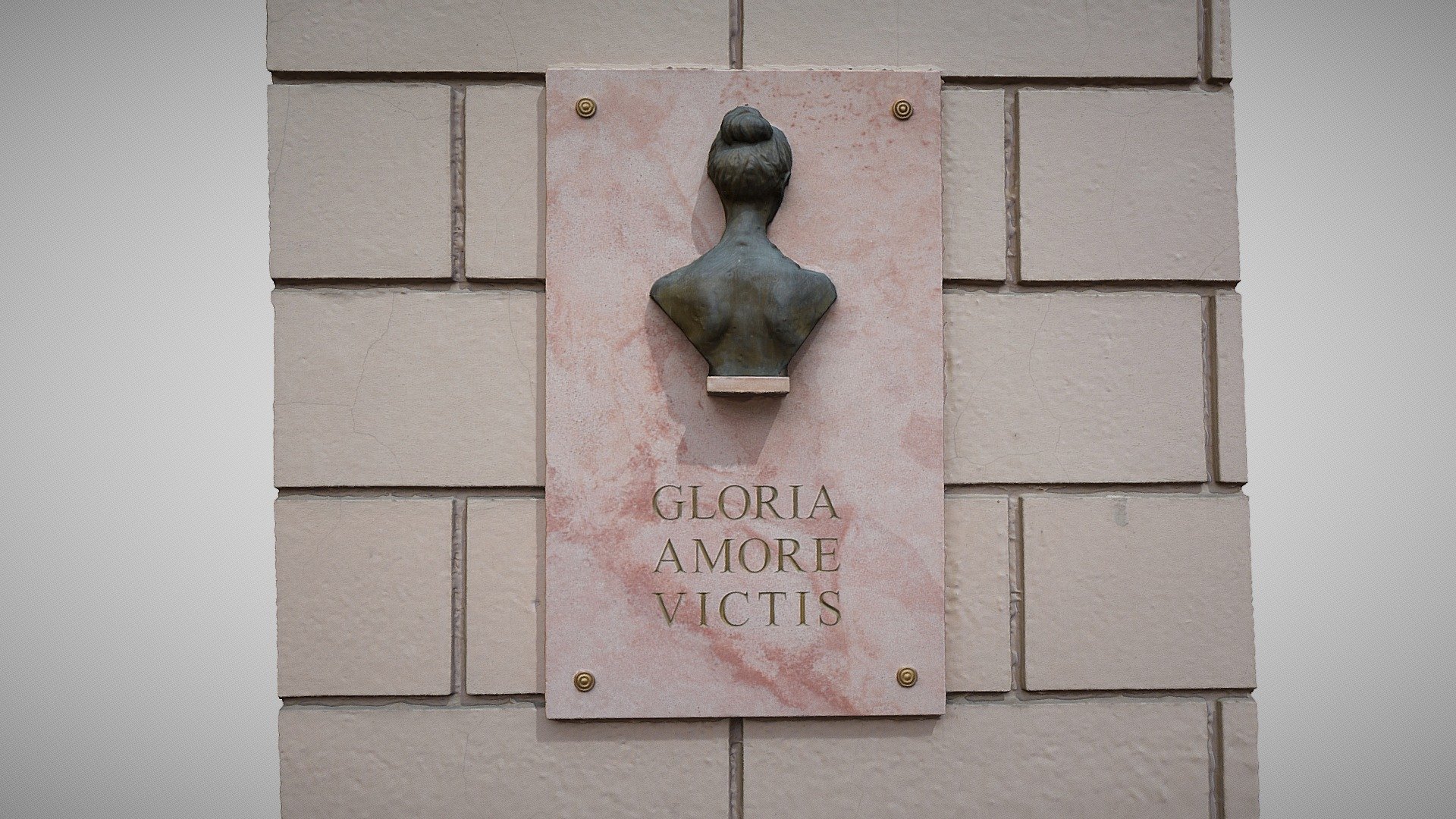 Gloria Amore Victis - Chwała ofiarom miłości