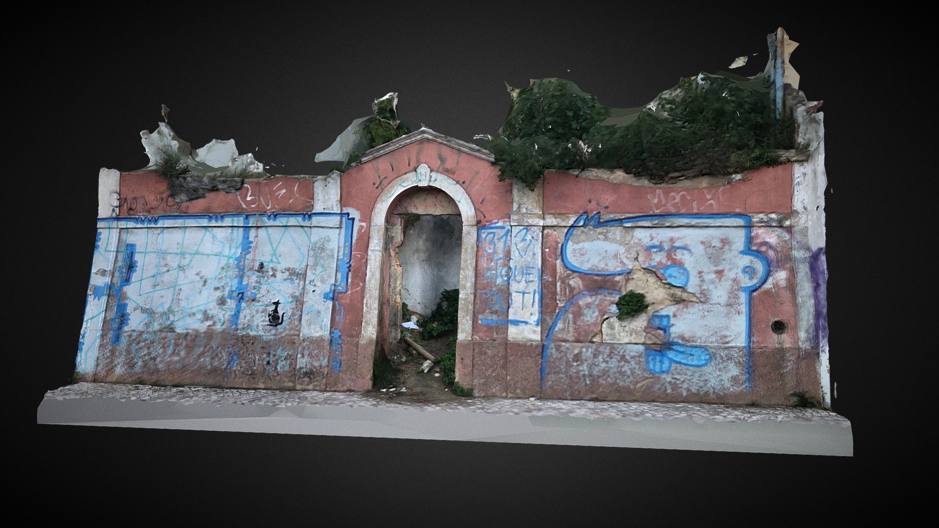 Abondoned historical gate in Setubal, Portugal